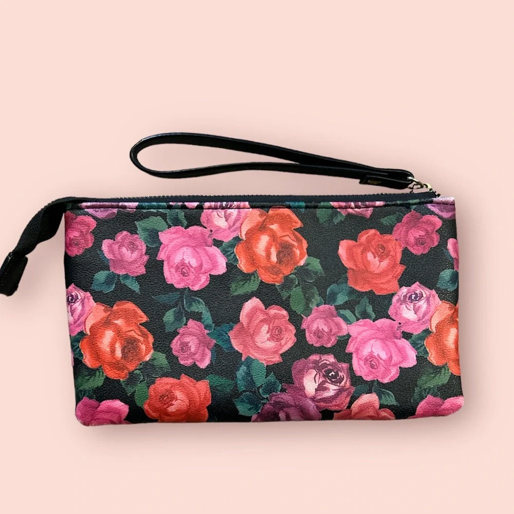 Juicy Couture floral wristlet. Excellent condition - Picture 2 of 4